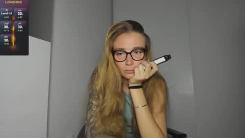 Snapshot of harley_everly chatting on September 25, 4:54 pm Tasya online show from September 25, 4:54 pm