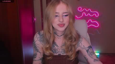 Julia online show from December 5, 5:59 am