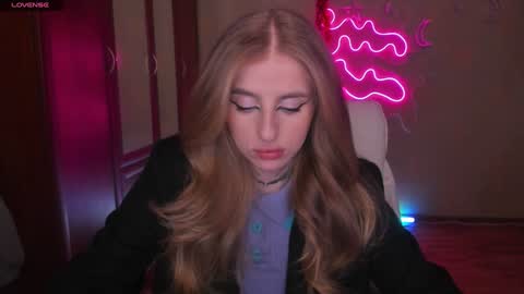 Julia online show from December 25, 9:13 am