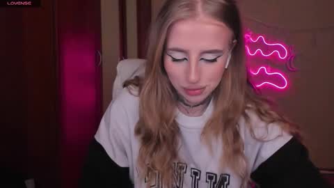 Julia online show from February 20, 5:23 am