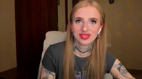 Julia online show from September 12, 5:40 am