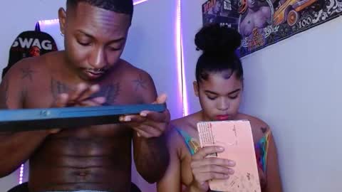 harley_quinnn111 online show from March 27, 10:09 pm