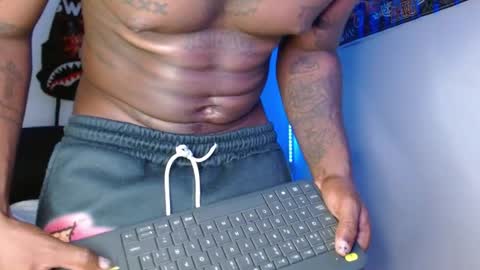 Snapshot of harley_quinnn111 chatting on June 5, 12:06 am harley_quinnn111 online show from June 5, 12:06 am