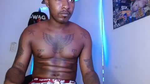 Snapshot of harley_quinnn111 chatting on June 21, 11:18 pm harley_quinnn111 online show from June 21, 11:18 pm