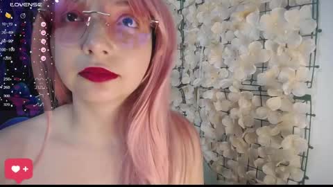 Snapshot of harmonys_couple_ chatting on April 28, 6:57 pm Harmonys World online show from April 28, 6:57 pm