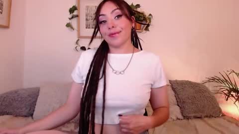 Snapshot of harmonyy01 chatting on March 2, 4:17 am Harmony Please help me to reach 100 thumbs up online show from March 2, 4:17 am