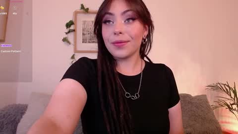 Snapshot of harmonyy01 chatting on March 3, 1:31 am Harmony Please help me to reach 100 thumbs up online show from March 3, 1:31 am