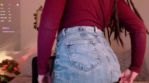 Snapshot of harmonyy01 chatting on September 19, 2:35 am Harmony Please help me to reach 100 thumbs up online show from September 19, 2:35 am