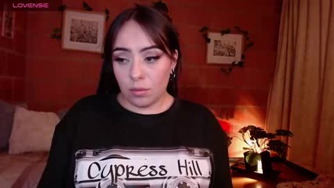 Snapshot of harmonyy01 chatting on November 15, 6:11 am Harmony Please help me to reach 100 thumbs up online show from November 15, 6:11 am