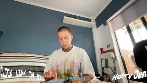 Snapshot of harry_jen chatting on September 10, 8:58 am TAP HERE choise Harry tattoo on chest  Jen curls hair online show from September 10, 8:58 am