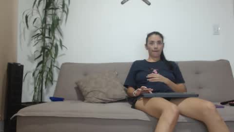 Snapshot of harrycum4you chatting on April 17, 3:09 am hannaandharri online show from April 17, 3:09 am