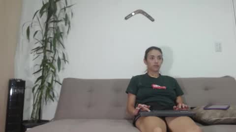 Snapshot of harrycum4you chatting on April 20, 2:58 am hannaandharri online show from April 20, 2:58 am