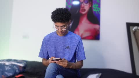 Snapshot of harrytwink18 chatting on December 23, 1:24 pm HARRY online show from December 23, 1:24 pm