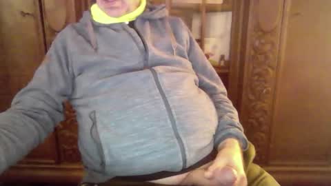 Snapshot of hartwichser1 chatting on October 24, 5:20 pm hot n  nasty online show from October 24, 5:20 pm