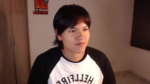 Snapshot of haru_boi chatting on February 4, 5:46 am Haru online show from February 4, 5:46 am