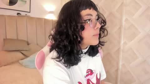 Haru Bonny online show from February 9, 10:25 pm