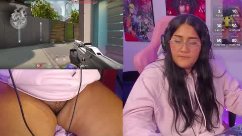 Snapshot of haruu2 chatting on February 1, 2:05 am karen  online show from February 1, 2:05 am