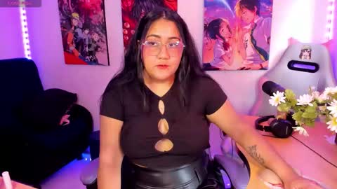 Snapshot of haruu2 chatting on October 5, 2:37 pm karen  online show from October 5, 2:37 pm