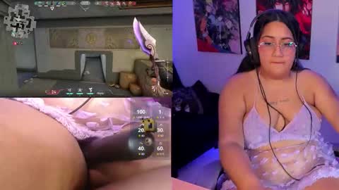 Snapshot of haruu2 chatting on October 24, 12:41 am karen  online show from October 24, 12:41 am