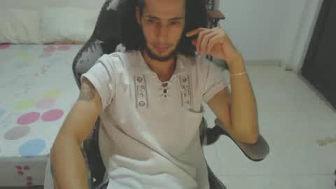 Snapshot of hasani_savala chatting on October 19, 4:57 am Hasani online show from October 19, 4:57 am
