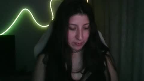 Snapshot of hasley_bbylee chatting on February 5, 4:28 am lady online show from February 5, 4:28 am