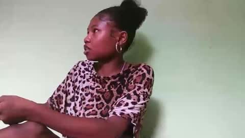 hasleyinah online show from March 4, 8:53 am