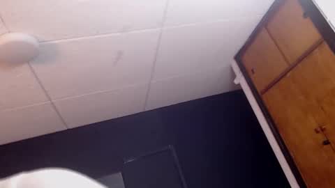 hat_guy01 online show from February 7, 9:29 pm