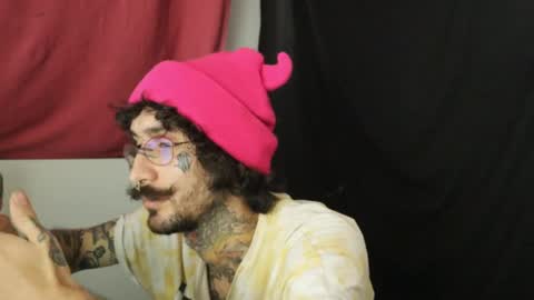 Snapshot of hatsumotokyoto chatting on February 1, 9:19 pm More content   2   online show from February 1, 9:19 pm