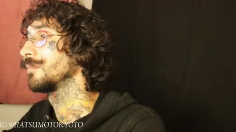 Snapshot of hatsumotokyoto chatting on February 16, 6:21 am More content   2   online show from February 16, 6:21 am