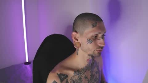 Snapshot of hatsumotokyoto chatting on February 5, 12:15 am More content 2 online show from February 5, 12:15 am