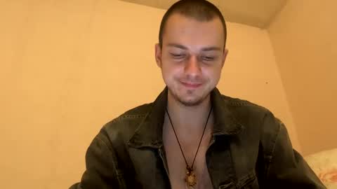 dee online show from December 4, 1:25 am