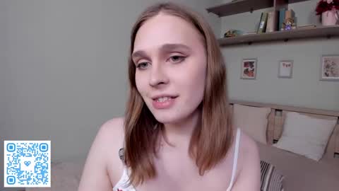 Mia online show from April 15, 7:58 pm