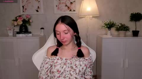 Snapshot of havefunwithmee_ chatting on October 10, 9:41 am Lola online show from October 10, 9:41 am