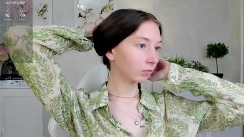 Snapshot of havefunwithmee_ chatting on October 13, 9:09 am Lola online show from October 13, 9:09 am