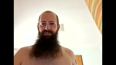 Snapshot of hawktalon007 chatting on November 9, 6:01 am Robert online show from November 9, 6:01 am