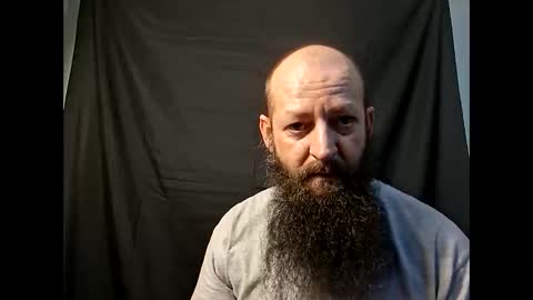 Snapshot of hawktalon007 chatting on March 1, 9:55 am Robert online show from March 1, 9:55 am