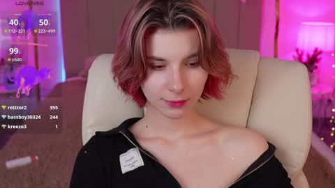 haylaamber online show from December 9, 5:18 am