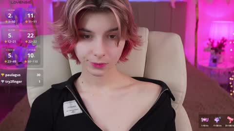 haylaamber online show from December 11, 5:15 pm