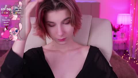 haylaamber online show from January 22, 6:10 pm