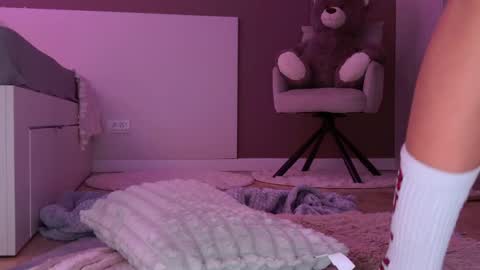 Hayley online show from April 12, 8:25 pm