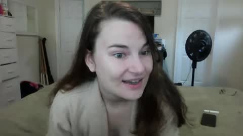 Snapshot of hazel_blue chatting on July 7, 4:22 pm Hazel Blues online show from July 7, 4:22 pm