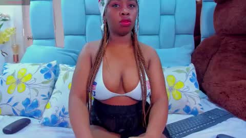 hazel_lanee online show from November 24, 4:12 am