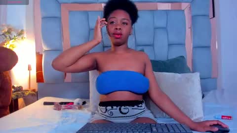 Snapshot of hazel_lanee chatting on June 5, 5:36 am hazel_lanee online show from June 5, 5:36 am
