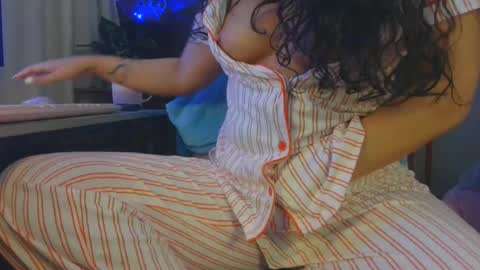 Snapshot of hazel_lyn222 chatting on July 14, 7:35 am Hazel online show from July 14, 7:35 am