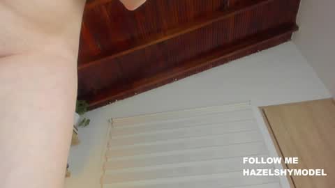 Snapshot of hazel_shy chatting on December 10, 12:17 am Im Hazel online show from December 10, 12:17 am