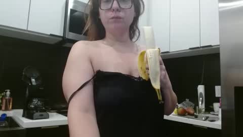 Snapshot of hazel_skye chatting on January 18, 3:27 pm Hazel online show from January 18, 3:27 pm