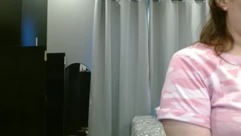 Snapshot of hazel_skye chatting on February 13, 8:16 pm Hazel online show from February 13, 8:16 pm