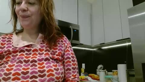 Snapshot of hazel_skye chatting on February 14, 5:53 pm Hazel online show from February 14, 5:53 pm