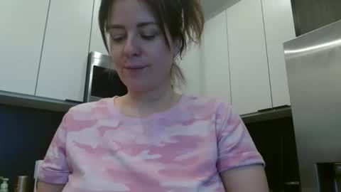 Hazel online show from March 30, 9:49 pm