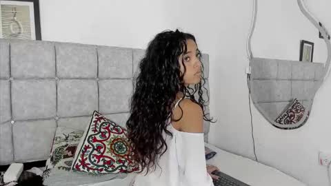 hazel_slim_ online show from February 10, 3:38 pm